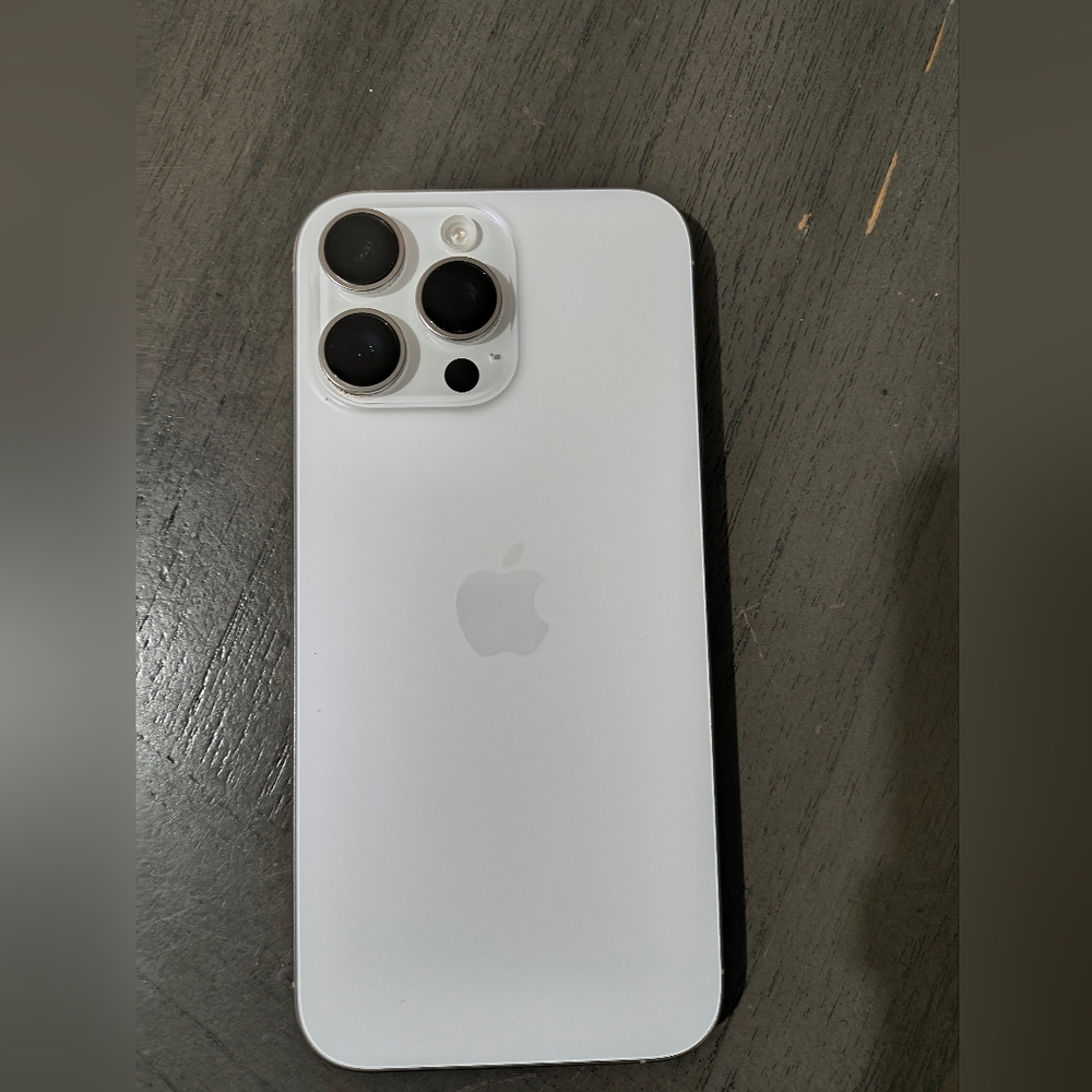 Apple iPhone 16 Pro Max